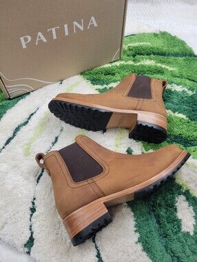NIB Patina Chelsea Boots In Caribou